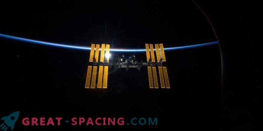 L'equipaggio della ISS viene rifornito con tre nuovi membri