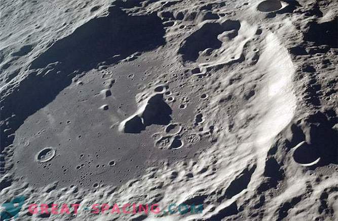 Misteri di formazioni massive trovate sulla mappa gravitazionale lunare