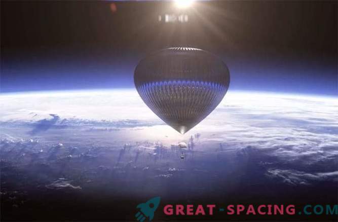 Palloncino sul bordo con spazio: foto