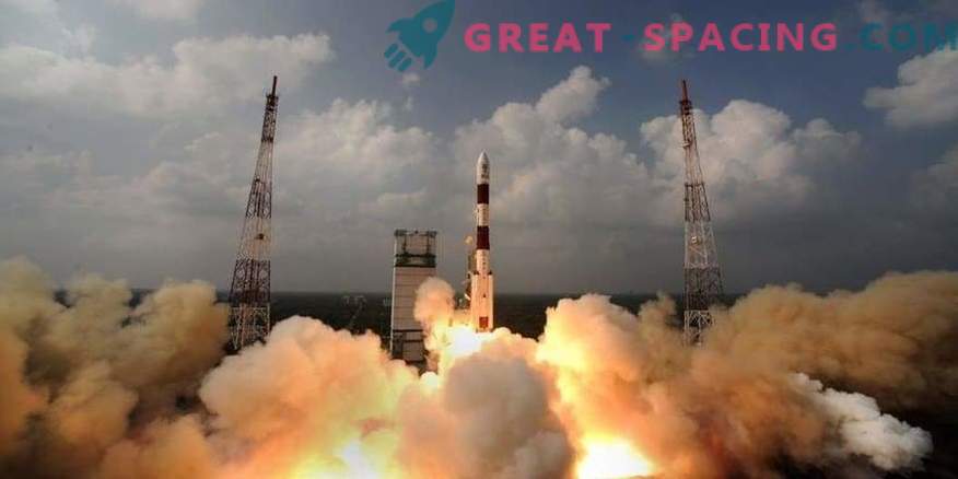 Il razzo indiano si prepara a lanciare 104 satelliti contemporaneamente