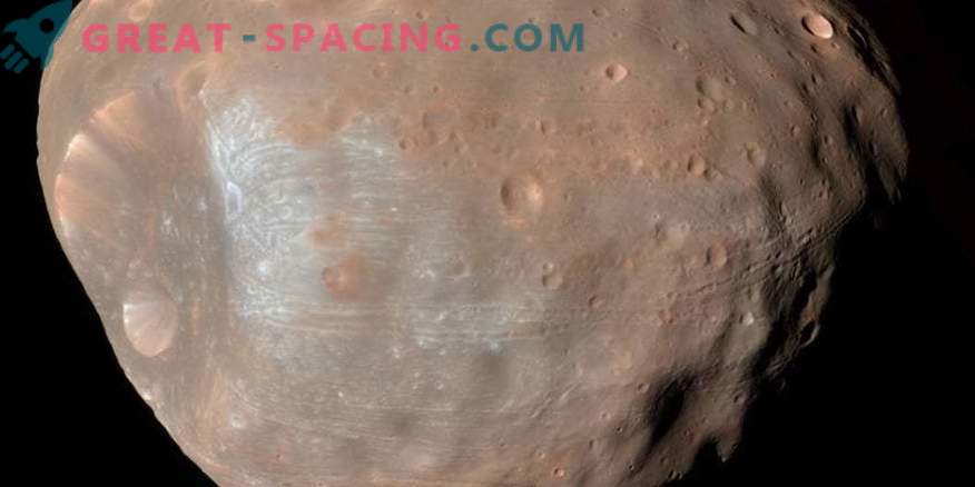 Chi ha lasciato i solchi sulla superficie del satellite marziano Phobos?