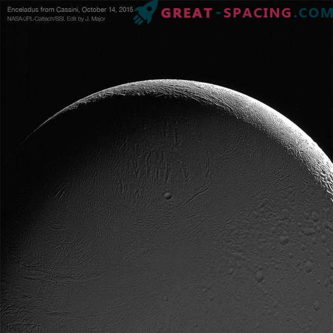 Cassini sonda Enceladus, splendide fotografie
