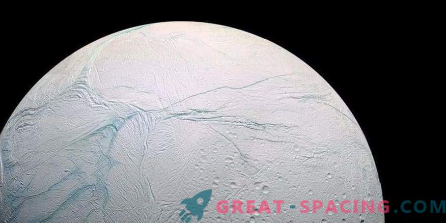 Mistero dell'attività di Encelado oceanico