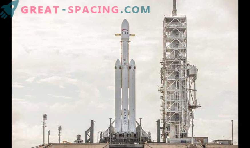 SpaceX sta testando un nuovo grande razzo