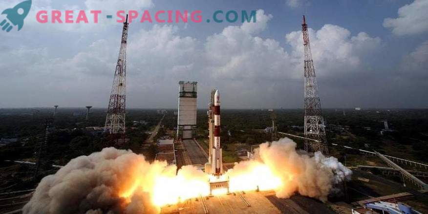 L'India lancia un missile con dozzine di satelliti