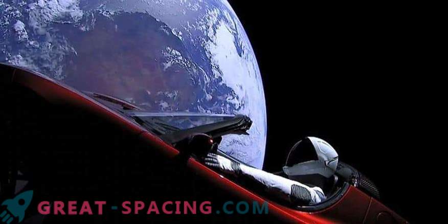Starman e Tesla vanno oltre Marte