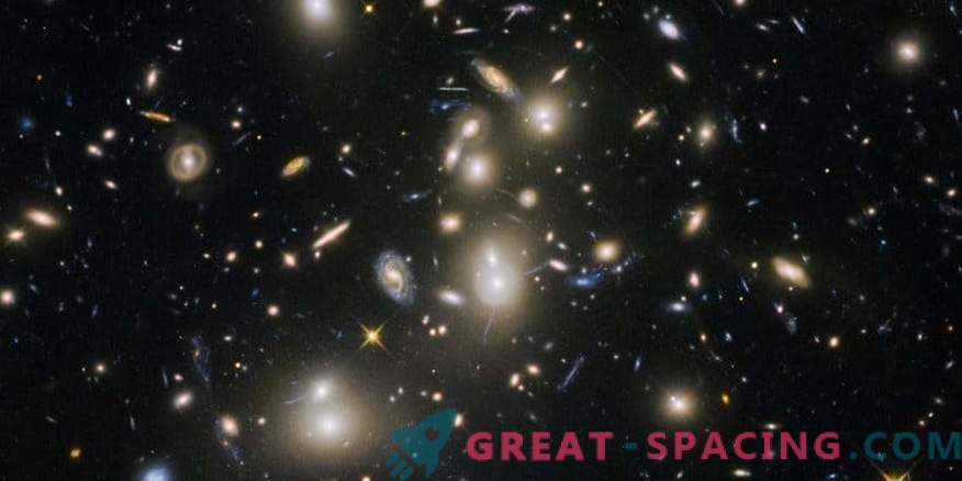 Trovate antiche galassie, che hanno dato la loro prima luce all'Universo