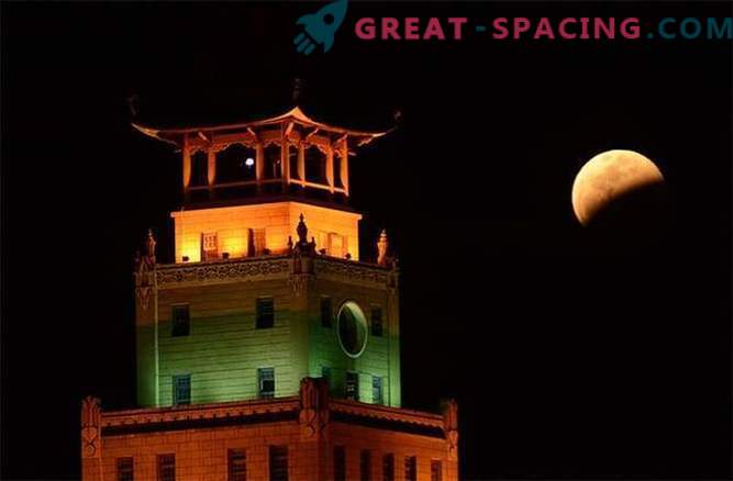 Una selezione delle migliori foto dell'eclissi lunare