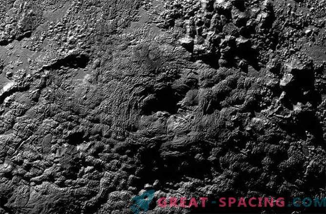 Strane montagne su Plutone potrebbero essere vulcani di ghiaccio