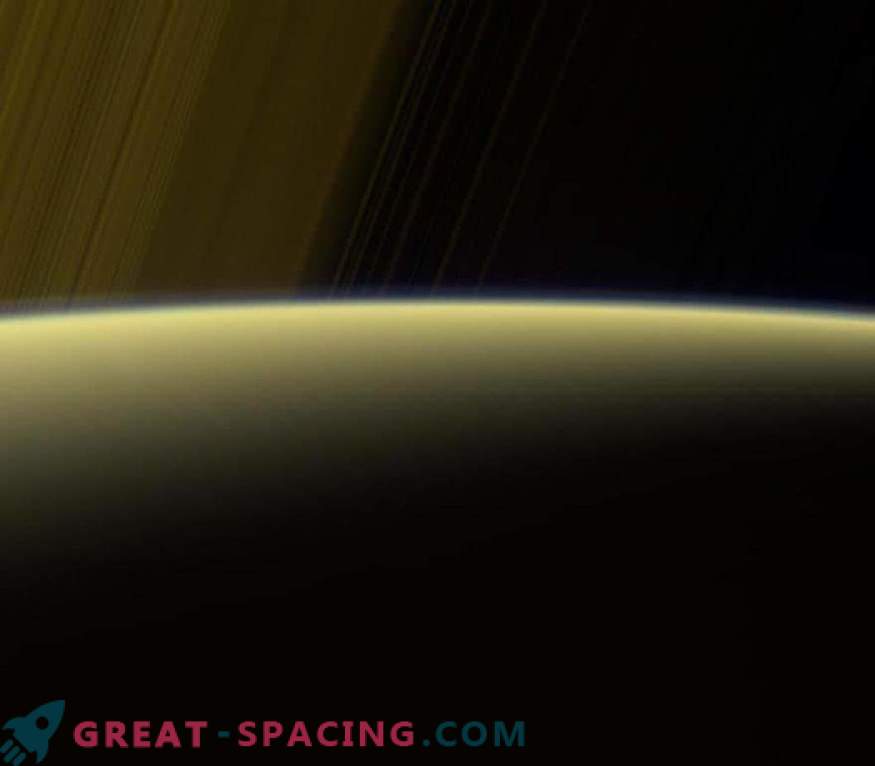 Cassini continua con il gran finale