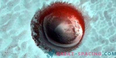 Il cratere marziano ricorda l'affascinante occhio di un rettile