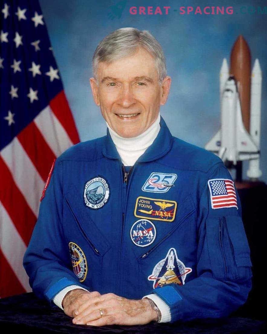 Il leggendario astronauta John Young è morto