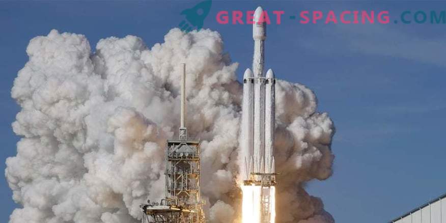 SpaceX prevede di lanciare il razzo Falcon Heavy una seconda volta