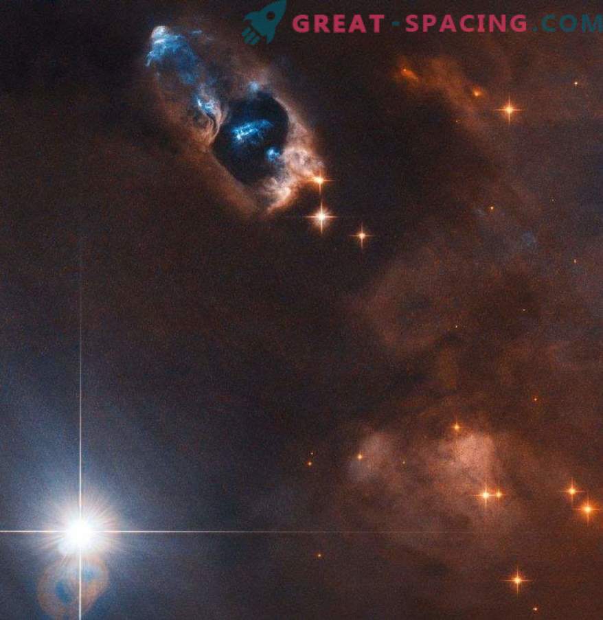 Il Telescopio Hubble cattura oggetti gassosi vicino alla stella neonata
