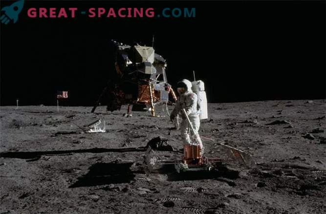 46 anni fa, la gente è atterrato sulla luna.