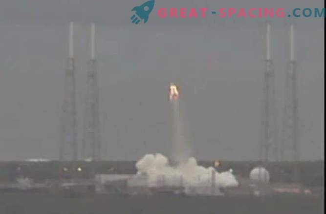 Il veicolo spaziale passeggeri SpaceX Dragon ha effettuato il primo volo di prova