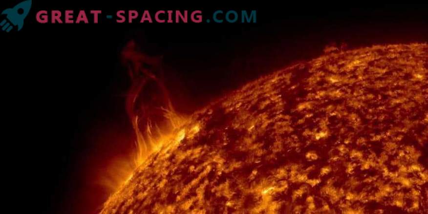Le eruzioni solari colpiscono la Terra