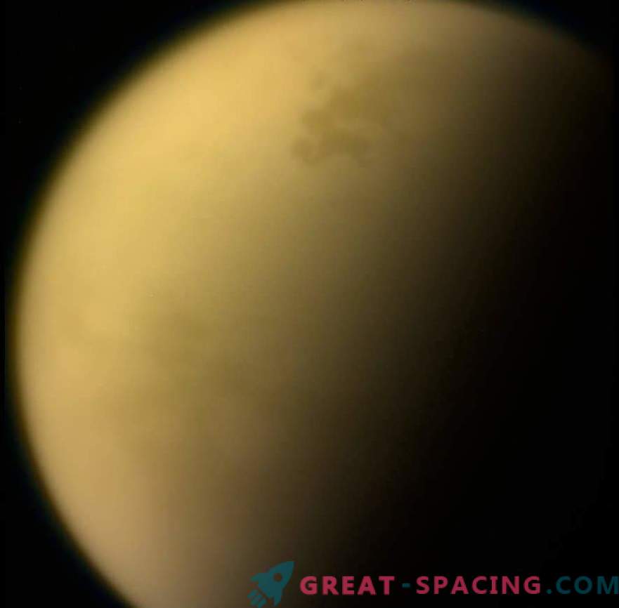 Su Titano trovato una nuvola di ghiaccio velenosa