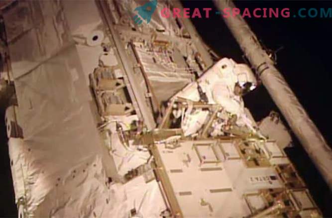Gli astronauti hanno affrontato con successo la fuoriuscita di ammoniaca tossica