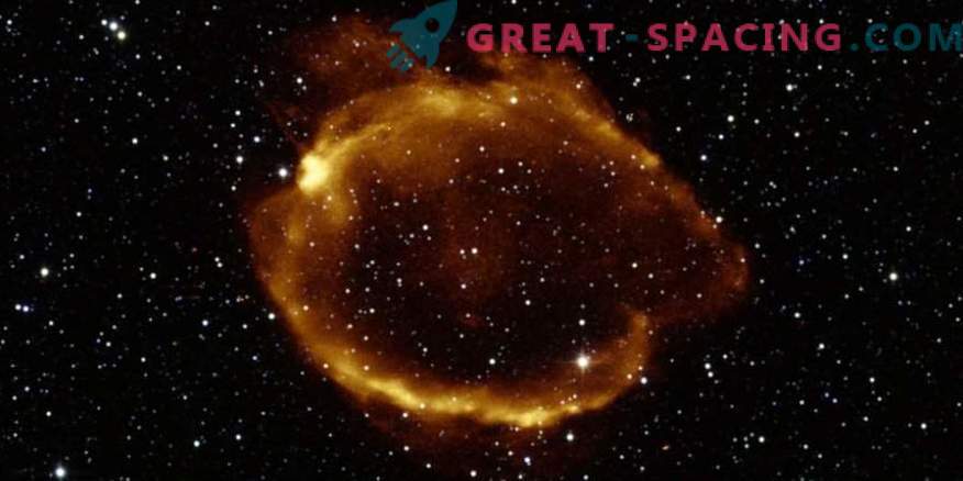 Le lenti gravitazionali hanno trovato la supernova