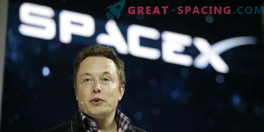 Ilon Musk lancerà la sua auto nello spazio