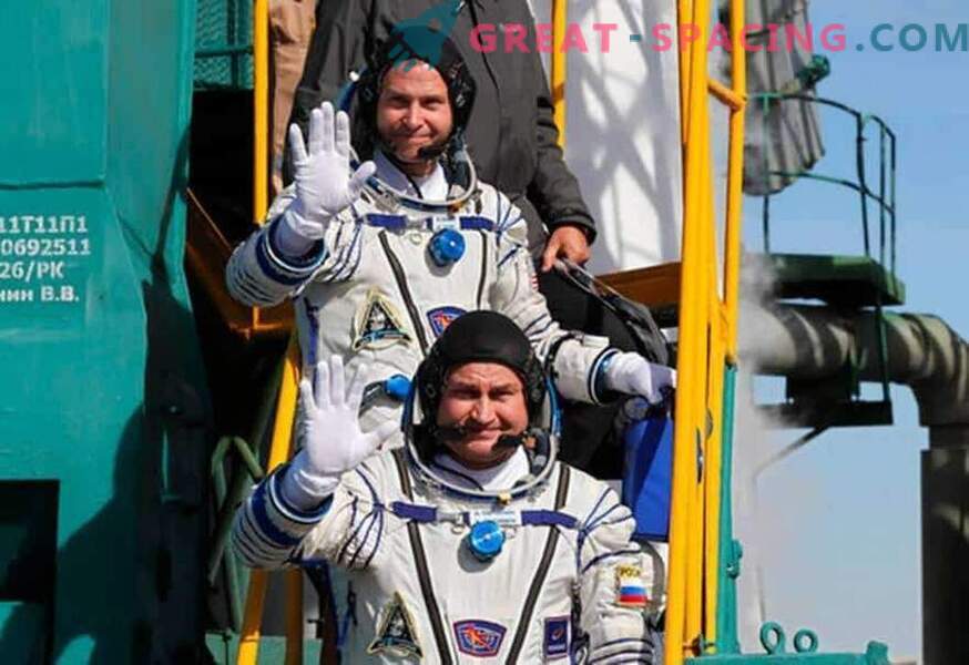 Gli astronauti sono sopravvissuti dopo un atterraggio di emergenza