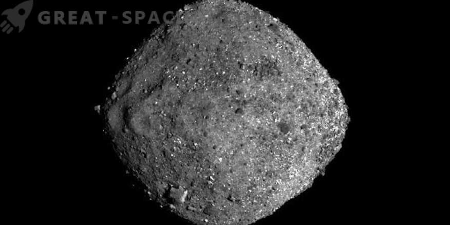 Superficie rocciosa dell'asteroide di Ryugu in una recensione dei rover giapponesi